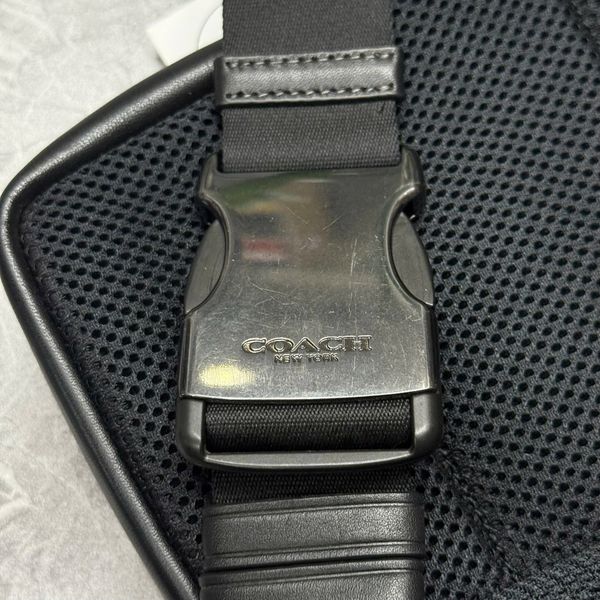 331 - Túi Đeo Chéo Coach Craftmanship Bar