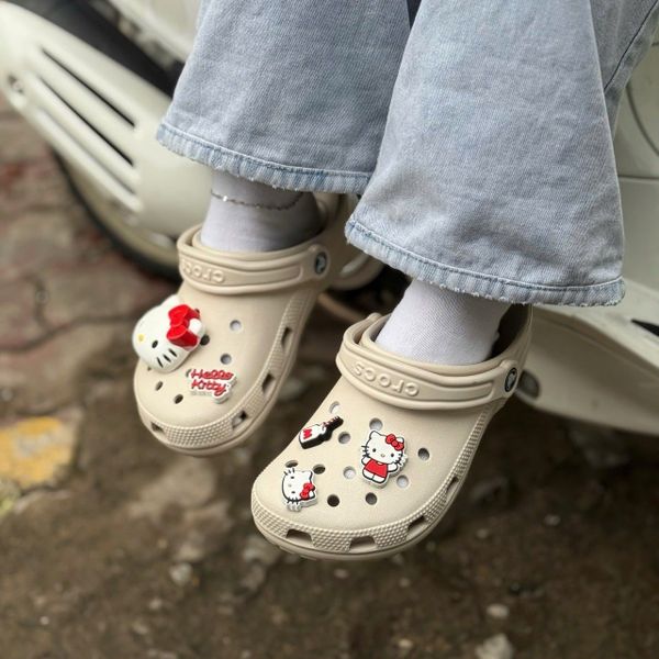 910 - Dép Sandal Clog Unisex Crocs Classic Light Bone