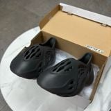 394 - Giày Adidas Yeezy Foam Rnnr 'Onyx' Black - HP8739