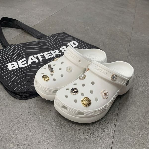 715 - Giày Sandal Clog Nữ Crocs Platform Classic Trắng - 208186-100