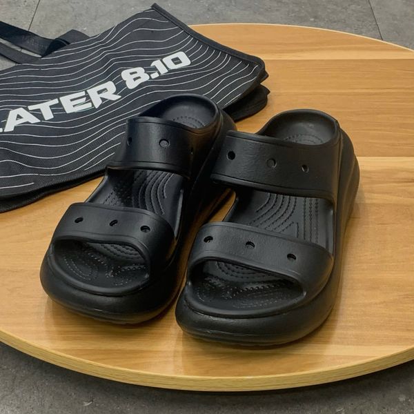 570 - Dép Sandal Clog Unisex Crocs Classic Crush màu đen - 207670-001