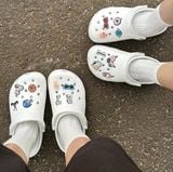 418 - Dép Sandal Clog Unisex Crocs Classic (Black/ White/ Bone/ Blue)