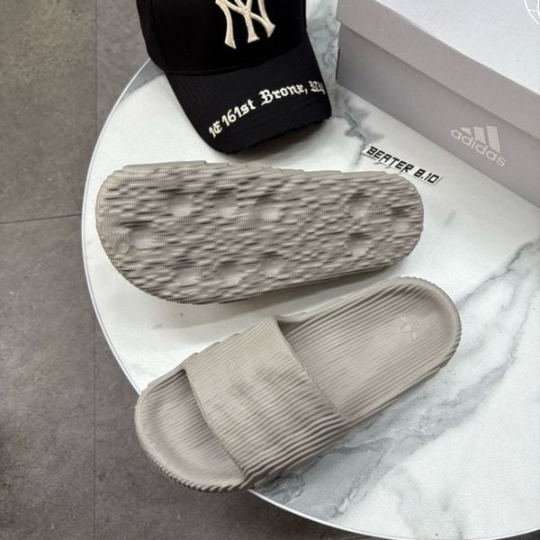 289 - Dép Quai Ngang Adidas Adilette 22 ‘Light Brown’ - HQ4670