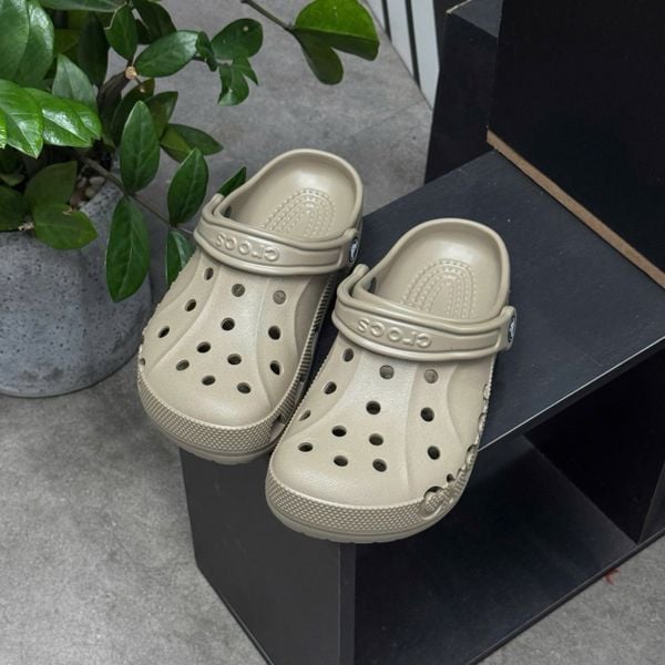 932 - Giày Sandal Clog Unisex Crocs Baya - Khaki - 10126-2V3