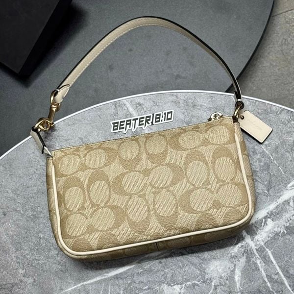 810 - Túi Coach kẹp nách Nolita 19 In Signature Canvas - CS442