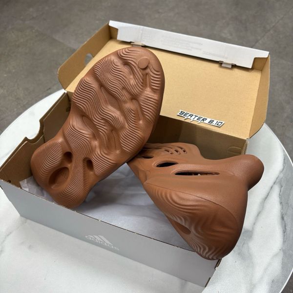 316 - Giày Adidas Yeezy Foam Rnnr 'Clay Red' - HP5335