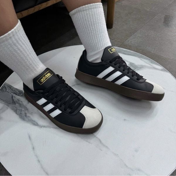 890 - Giày Adidas VL Court 2.0 ‘Black White Gum’ - ID6017