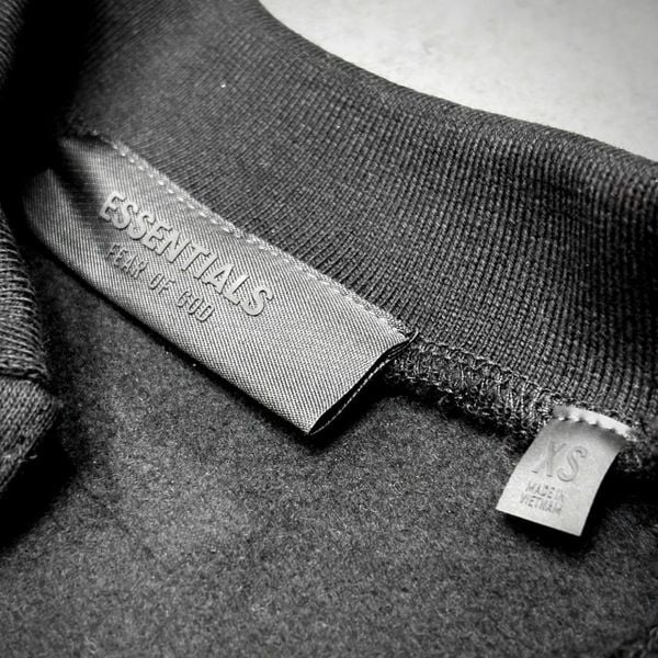 1023 - Áo Polo Fear of God Essentials Core Logo Fleece Sweatshirt 