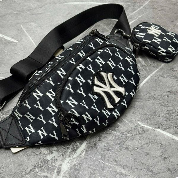 498 - Túi Bao Tử MLB Monogram Hip Sack New York Yankees 3AHSM012N-50BKS