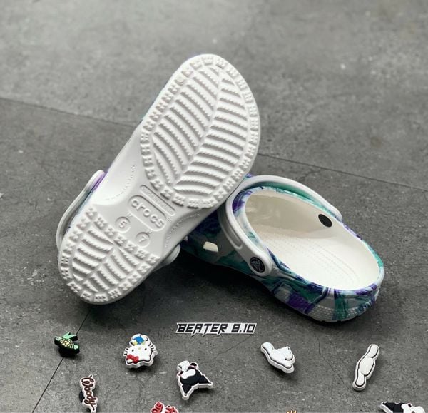 913 - Dép Sandal Crocs Classic Clog Out Of This World Ii - 206868-94S