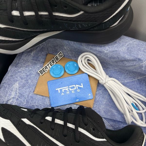 Giày adidas x TRON ARES LIGHTBLAZE 