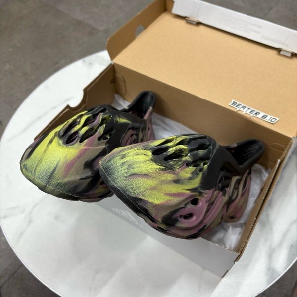 344 - Giày Adidas Yeezy Foam RNNR MX Carbon - IG9562