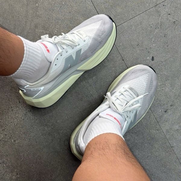 818 - Giày thể thao New Balance Fuelcell Rebel V5 Raincloud -  WFCXLD5