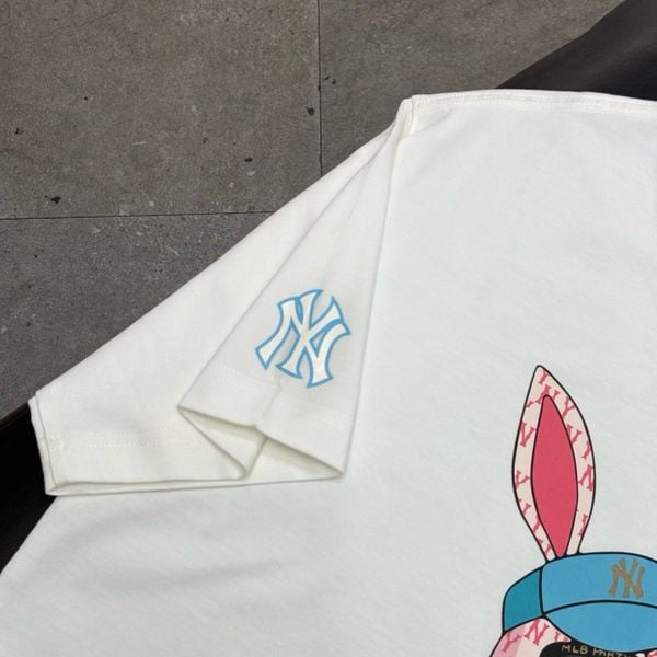 297 - Áo MLB Rabbit Short Sleeve NY Yankees White - 3ATSQ0131-50CRS