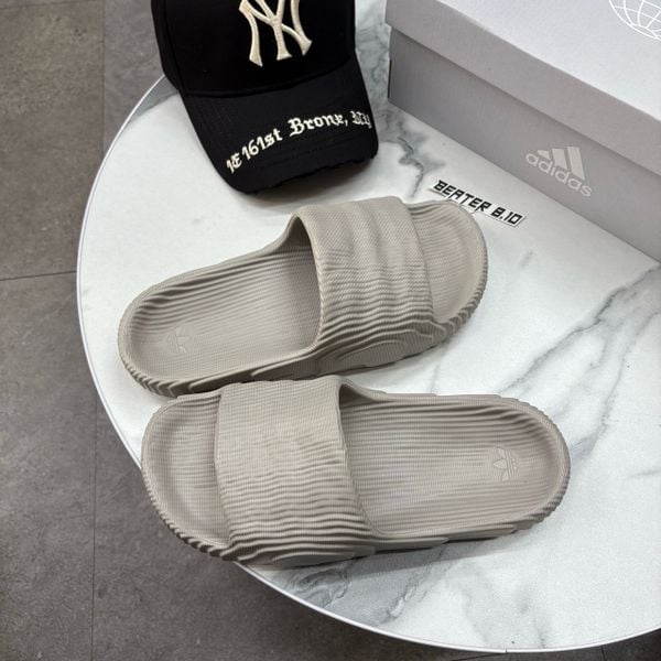 289 - Dép Quai Ngang Adidas Adilette 22 ‘Light Brown’ - HQ4670