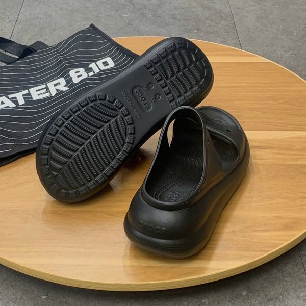 570 - Dép Sandal Clog Unisex Crocs Classic Crush màu đen - 207670-001