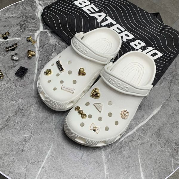 418 - Dép Sandal Clog Unisex Crocs Classic (Black/ White/ Bone/ Blue)