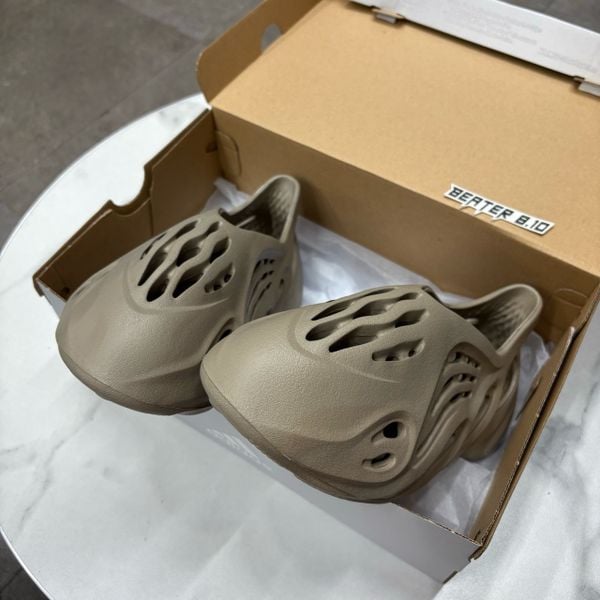 321 - Giày Adidas Yeezy Foam Rnnr ‘Stone Sage’ - GX4472