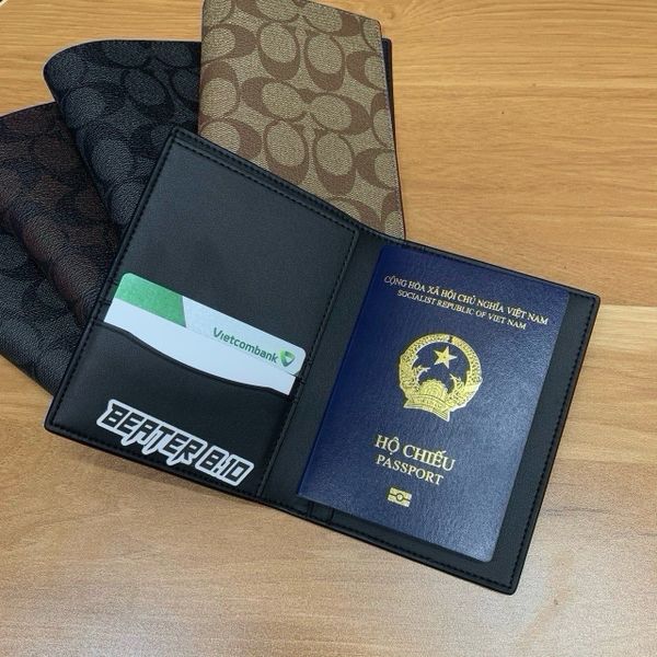 901 - Ví Coach Đựng Passport Case In Signature Canvas - F93518