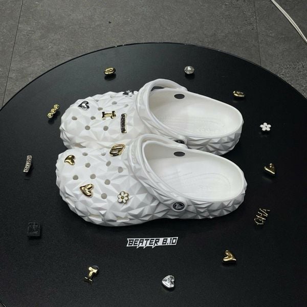 419 - Dép Sandal Clog Unisex Crocs Classic Geometric (Black/ White/ Grey/ Brown/ Beige)