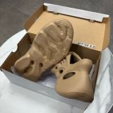 334 - Giày Adidas Yeezy Foam Rnnr 