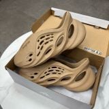 334 - Giày Adidas Yeezy Foam Rnnr 