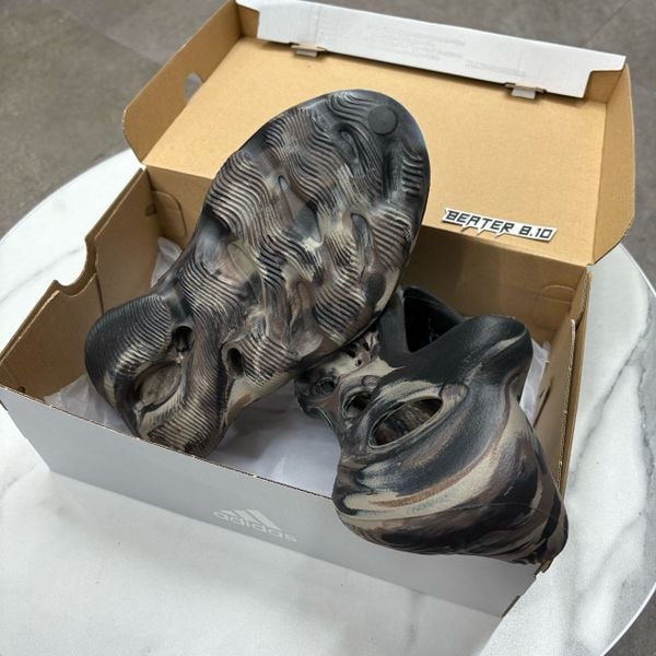 343 - Giày Adidas Yeezy Foam RNNR MX Cinder - ID4126