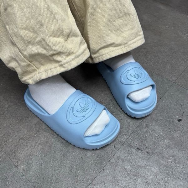 974 - Dép Adidas Adilette Trefoil Badge Slide Blue