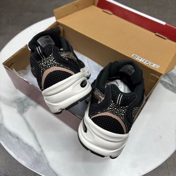 865 - Giày New Balance 530 Unisex Black Flat Taupe - U530CRB
