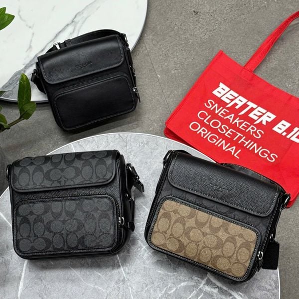 760 - Túi đeo chéo Coach Sullivan nắp gập, họa tiết logo Blocked Signature - C9870