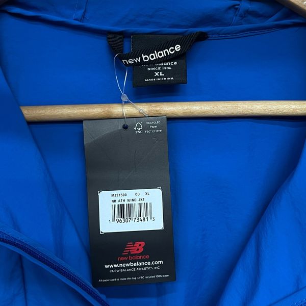 Áo Khoác Zip New Balance Amplified Windbreaker - MJ21500 - 1280