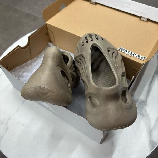 321 - Giày Adidas Yeezy Foam Rnnr ‘Stone Sage’ - GX4472