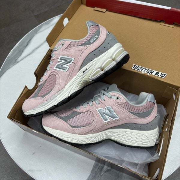 493 - Giày New Balance 2002R lẻ size, thanh lý giá tốt