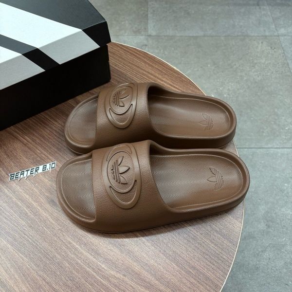 938 - Dép Adidas Adilette Trefoil Badge Slide Flax