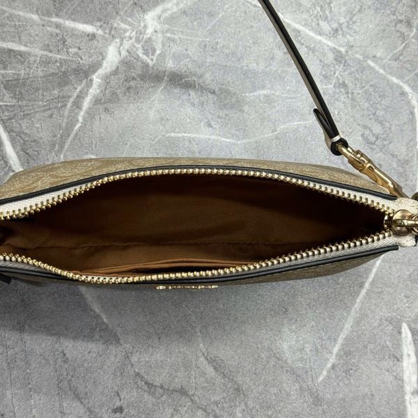 810 - Túi Coach kẹp nách Nolita 19 In Signature Canvas - CS442
