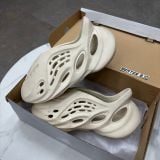 335 - Giày Adidas Yeezy Foam Rnnr 'Sand' - FY4567
