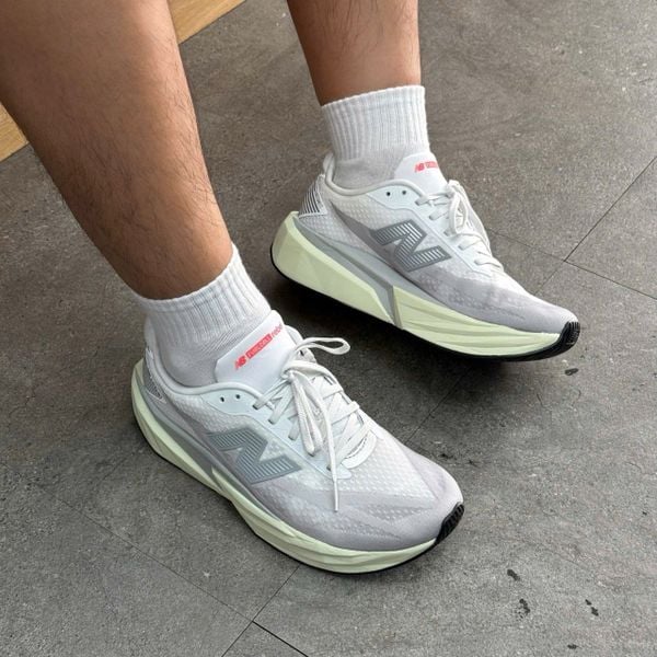 818 - Giày thể thao New Balance Fuelcell Rebel V5 Raincloud -  WFCXLD5