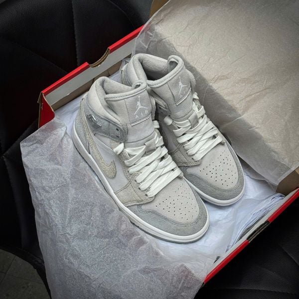 69 - Giày Air Jordan 1 Mid SE Particle Grey (W) - DO7139-002