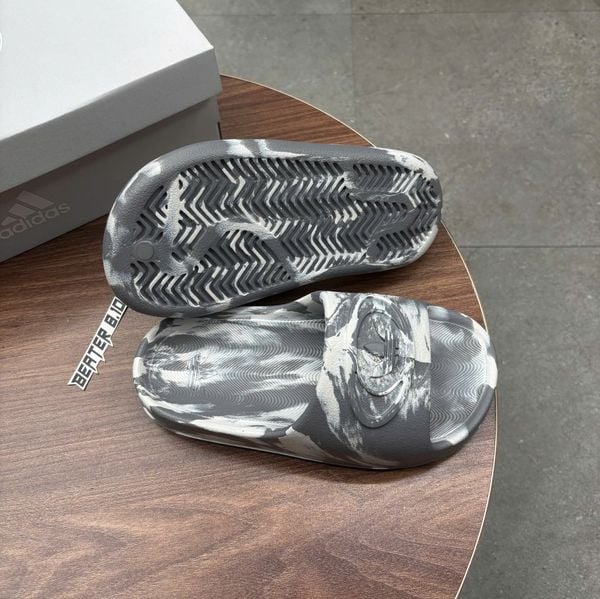 1037 - Dép Adidas Adilette Trefoil Badge Xám Tiedie