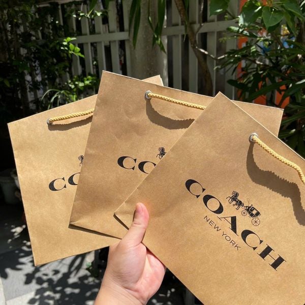 857 - Túi Giấy Coach Quà Tặng Đựng Túi Ví Nhỏ Gọn, Sang Trọng, Lịch Sự