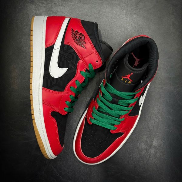 100 - Air Jordan 1 Mid 