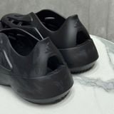 924 - Giày Adidas Lightblaze Moc Core Black Carbon - JH7039