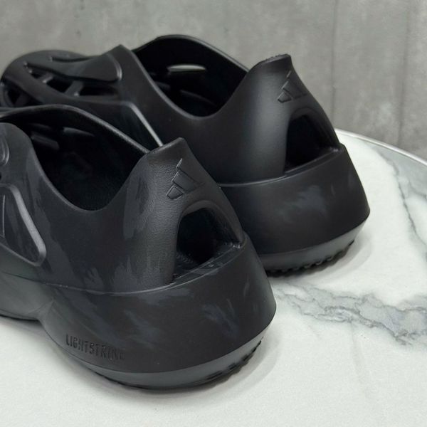 924 - Giày Adidas Lightblaze Moc Core Black Carbon - JH7039