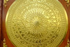 Tranh Trống Đồng - Khung Vuông - Kích Thước 141x141Cm Mặt Trống Đường Kính 108cm