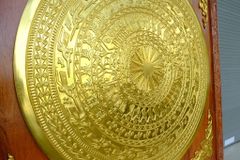 Tranh Trống Đồng - Khung Vuông - Kích Thước 141x141Cm Mặt Trống Đường Kính 108cm