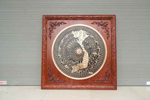 Tranh Trống Đồng Đỏ Đúc Bản Đồ Việt Nam - Khung Vuông Hương Đỏ KT 108x108cm Mặt Trống DK 80cm