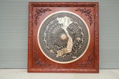 Tranh Trống Đồng Đỏ Đúc Bản Đồ Việt Nam - Khung Vuông Hương Đỏ KT 108x108cm Mặt Trống DK 80cm