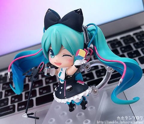 Nendoroid 673 Hatsune Miku Magical Mirai 2016 Ver. - "VOCALOID" Series | Good Smile Company Figure