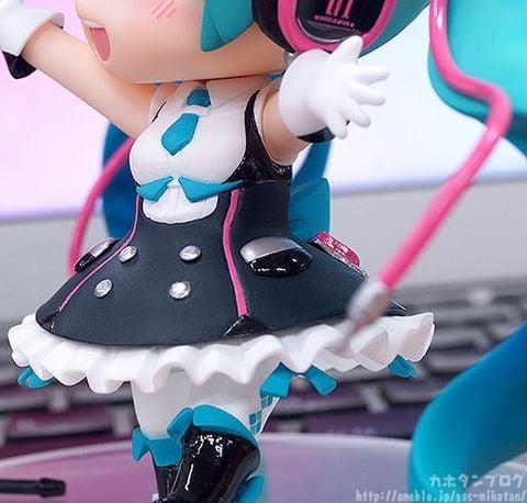 Nendoroid 673 Hatsune Miku Magical Mirai 2016 Ver. - "VOCALOID" Series | Good Smile Company Figure