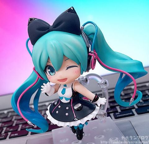 Nendoroid 673 Hatsune Miku Magical Mirai 2016 Ver. - "VOCALOID" Series | Good Smile Company Figure